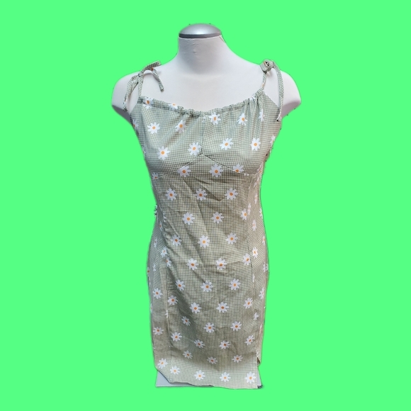 Knot Strap Daisy Green Gingham Dress - Picture 1 of 5